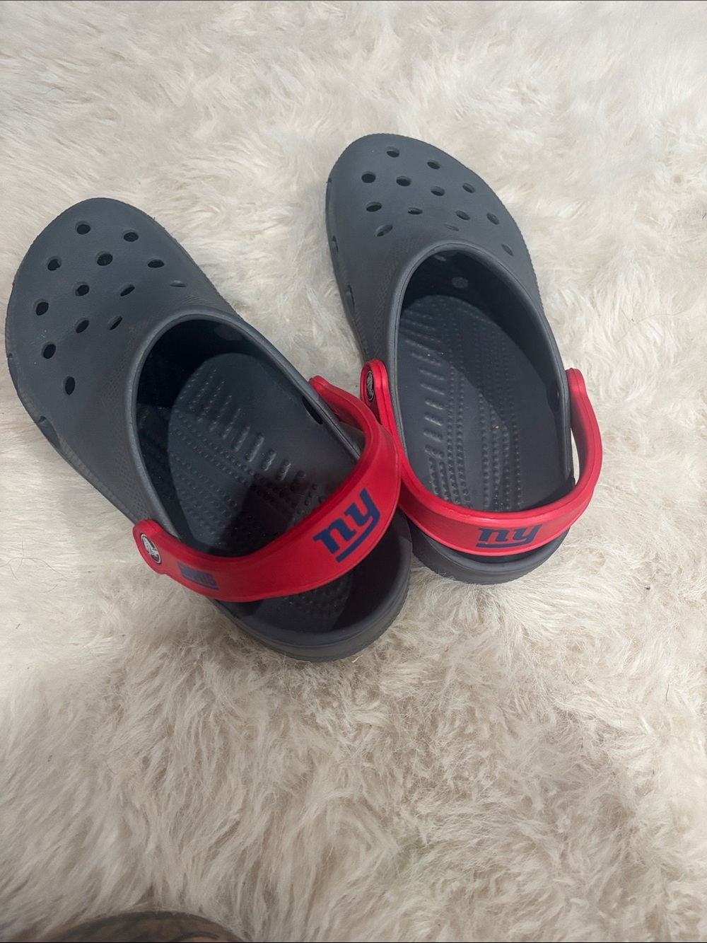 Men’s NY Giants TeamGray Crocs with Red Strap